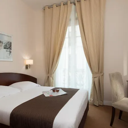 Excelsior Opera מלון 3*
